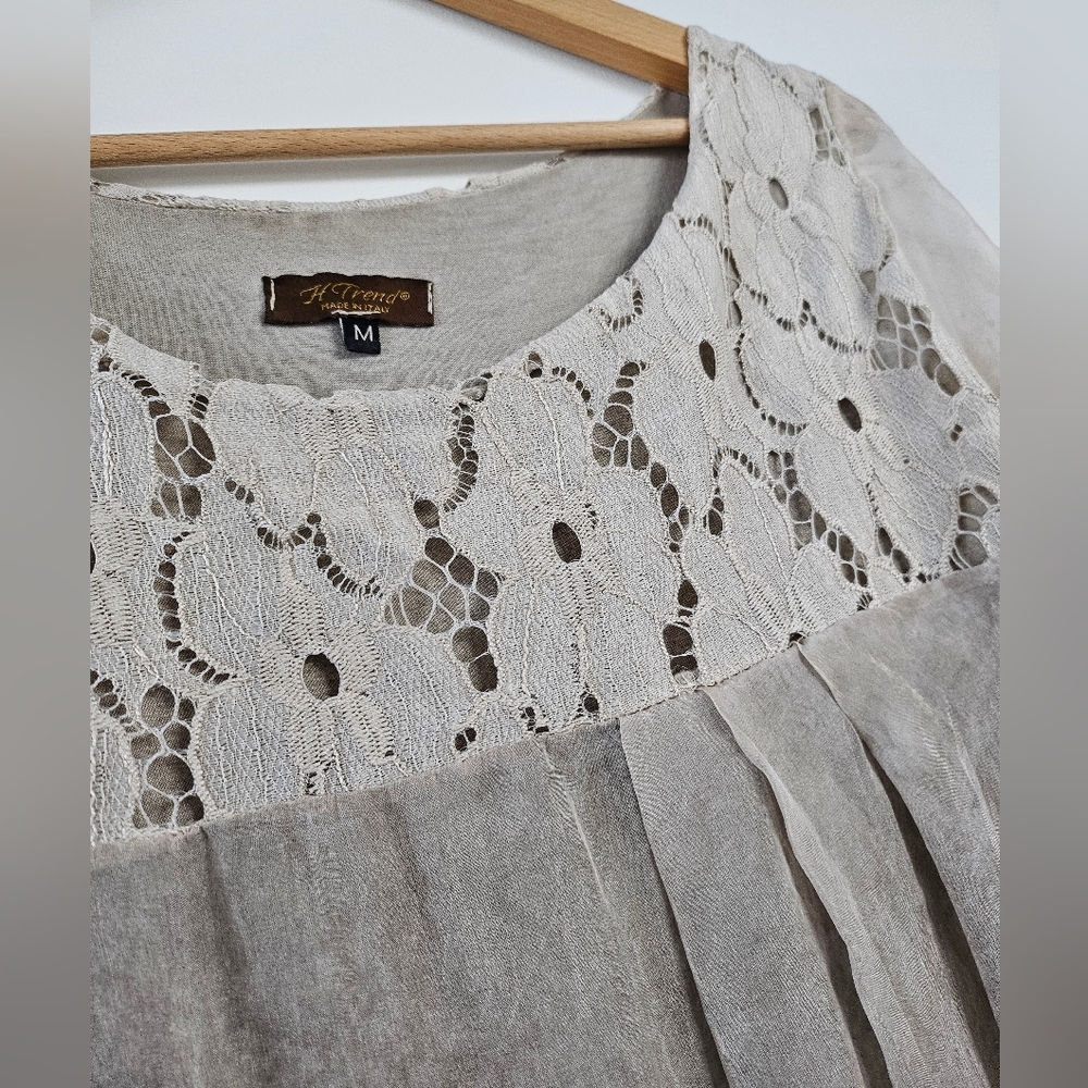 H Trend Italy 100% Silk Blouse Womens Medium Gray Whimsical Lace Floral Flowy - Picture 4 of 13